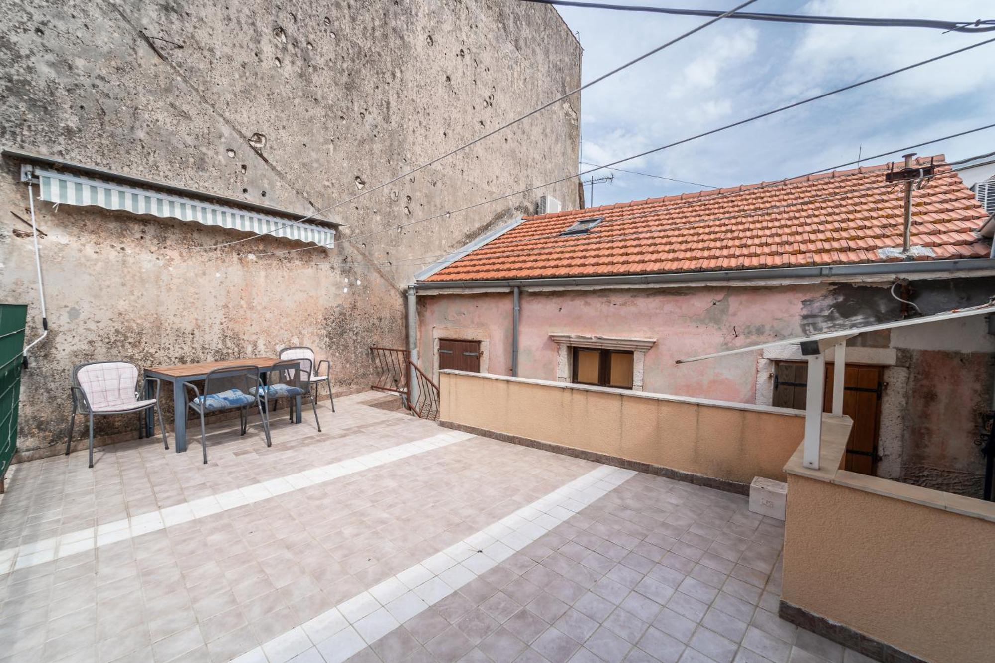 Nono Stari Grad (Hvar)